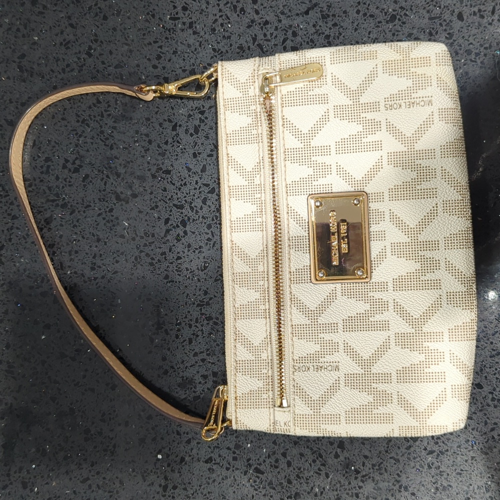 Micheal Kors clutch